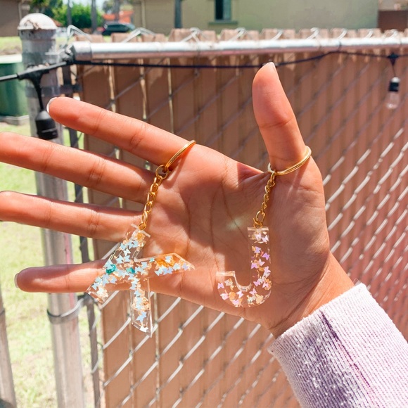 Letter Keychain - Picture 2 of 4